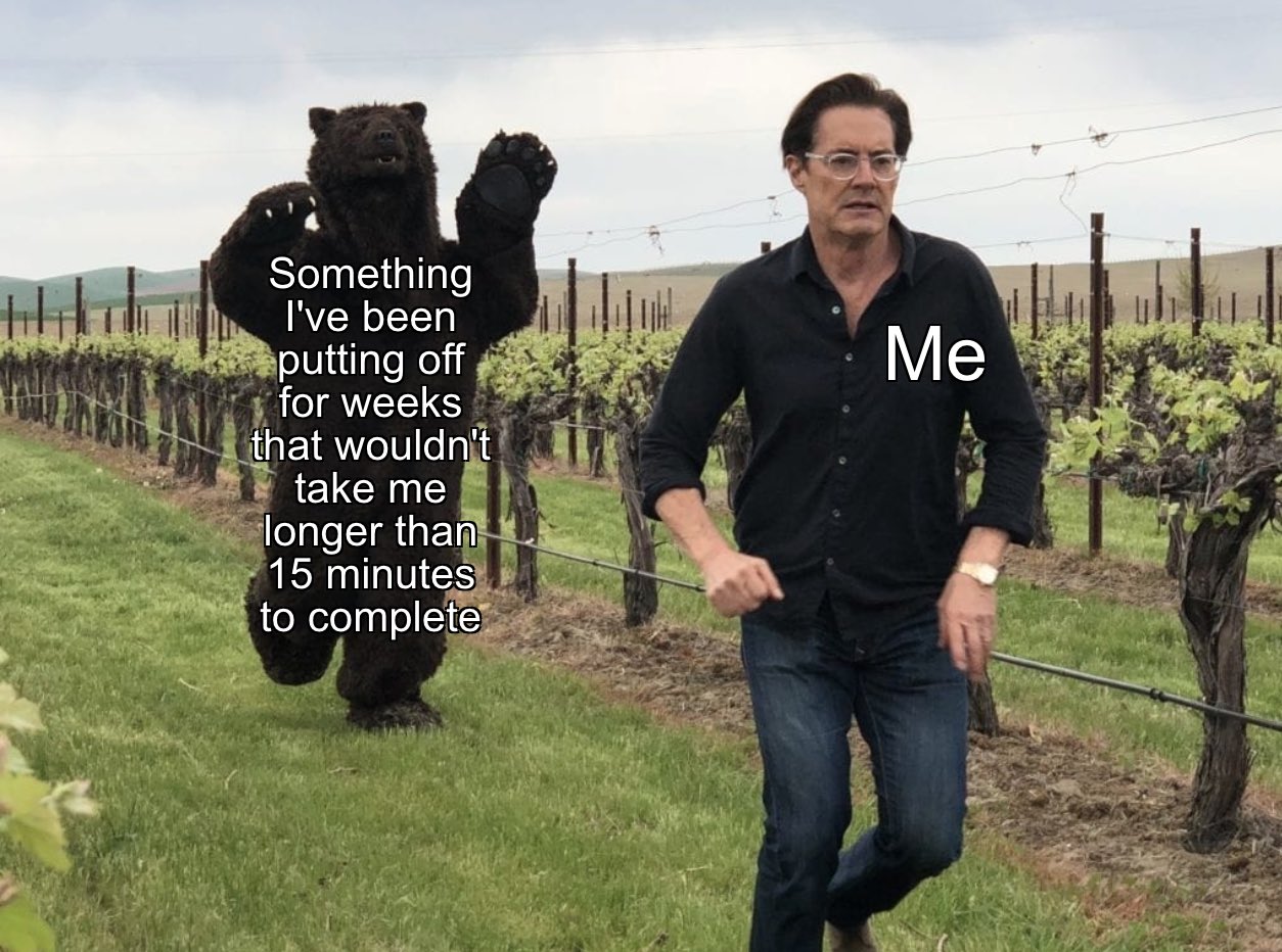 Kyle McLachlan running from a bear meme